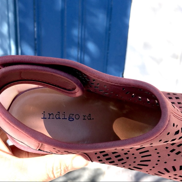 Indigo Rd Vegan Laser Cut Peep Toe Heeled Sandals - Picture 7 of 9
